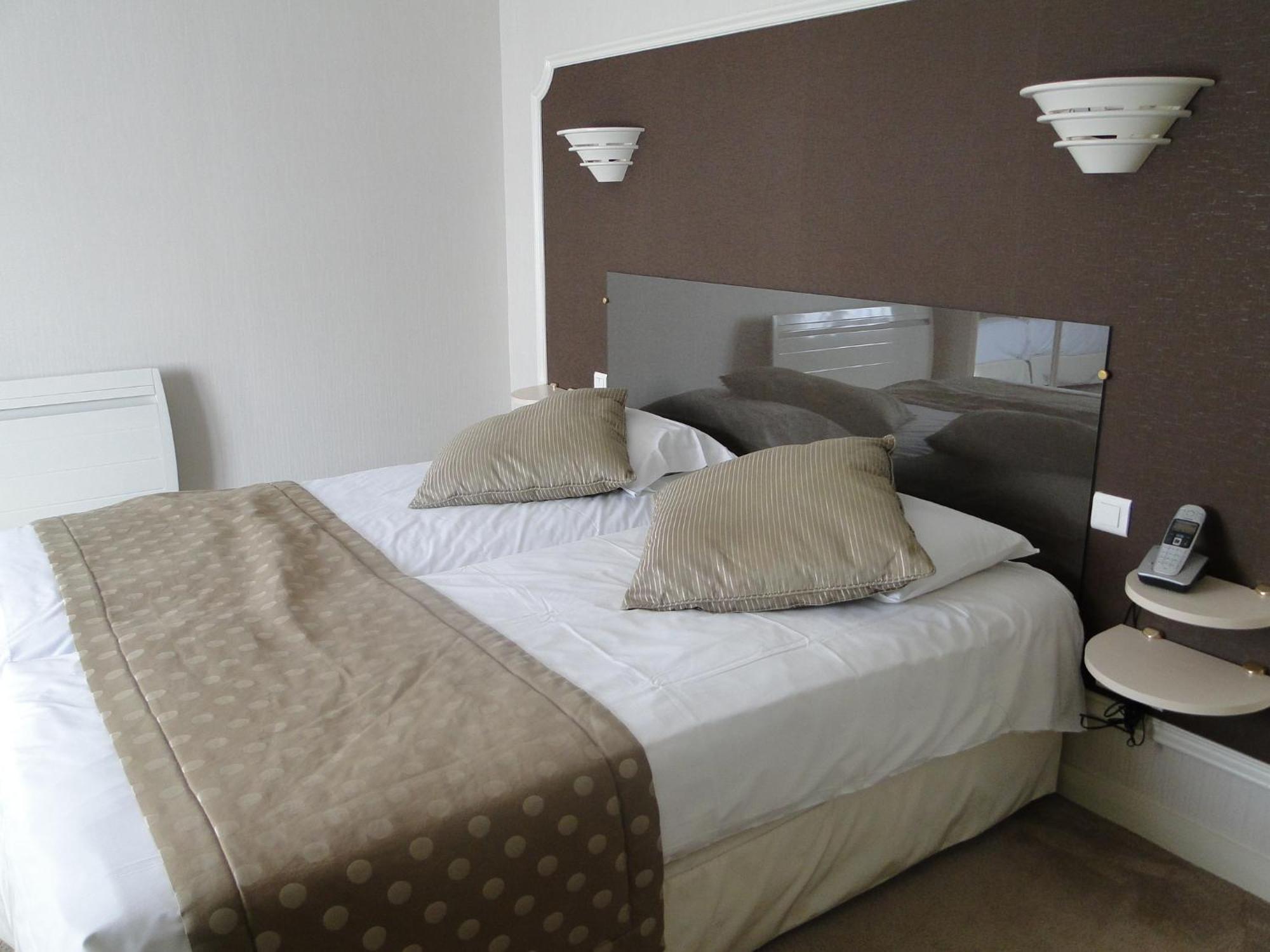 Twin Room,1498586563:JPEG